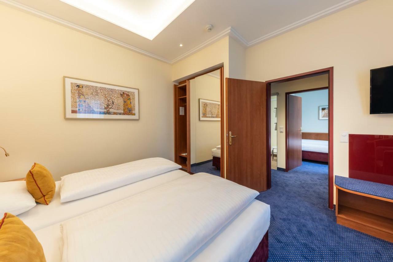 Double Room PREMIUM courtyard view,769429921:JPEG