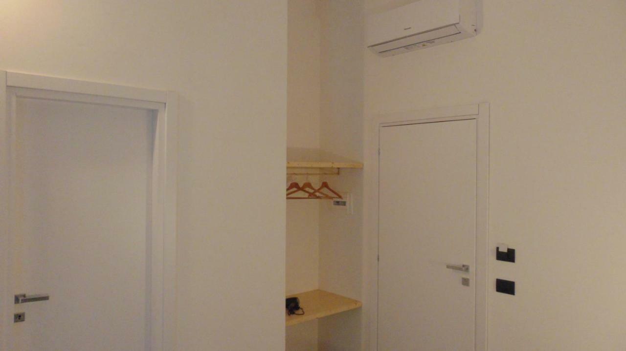 Large Single Room,941196352:JPEG