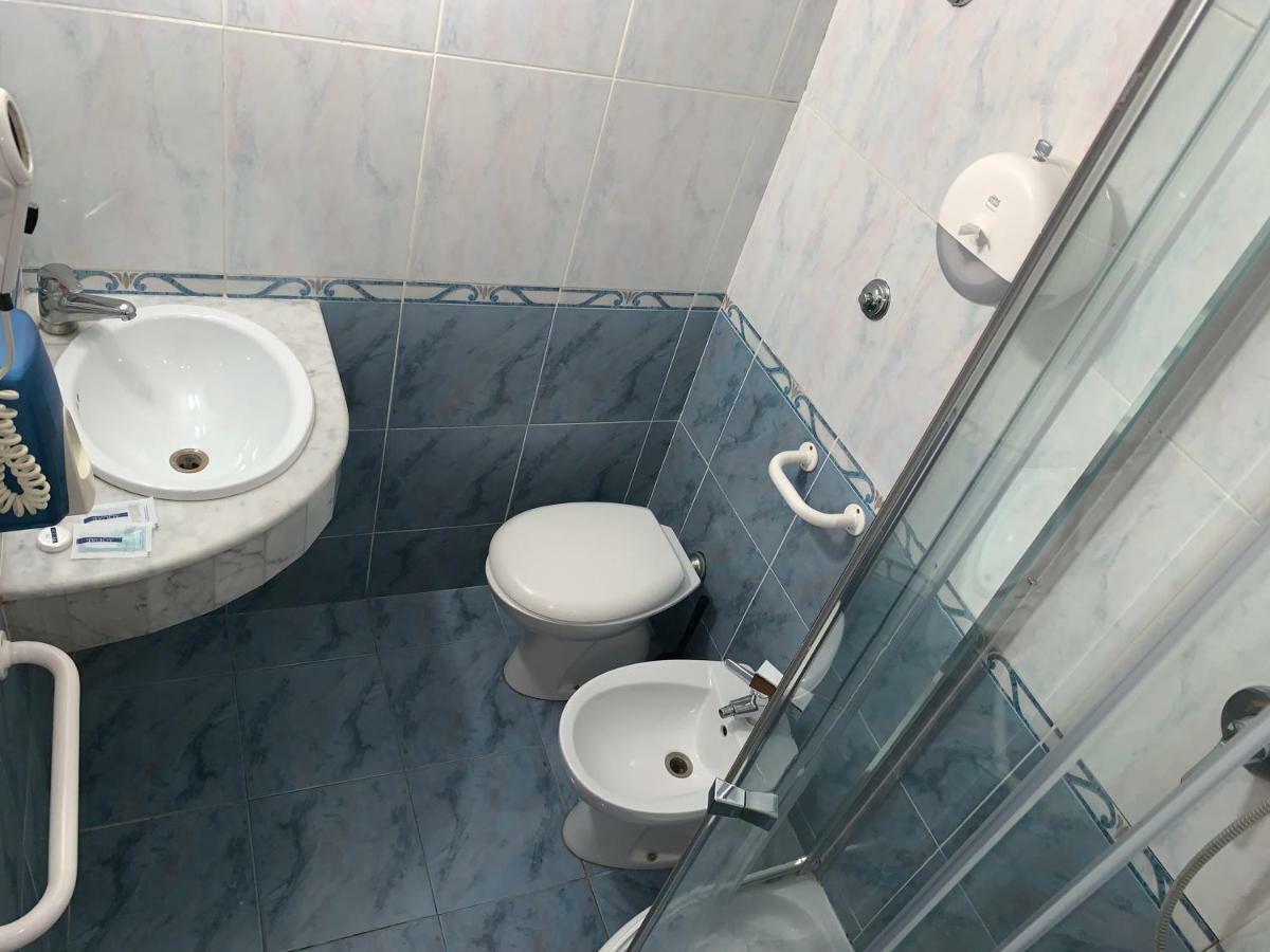 Single Room Private Bathroom