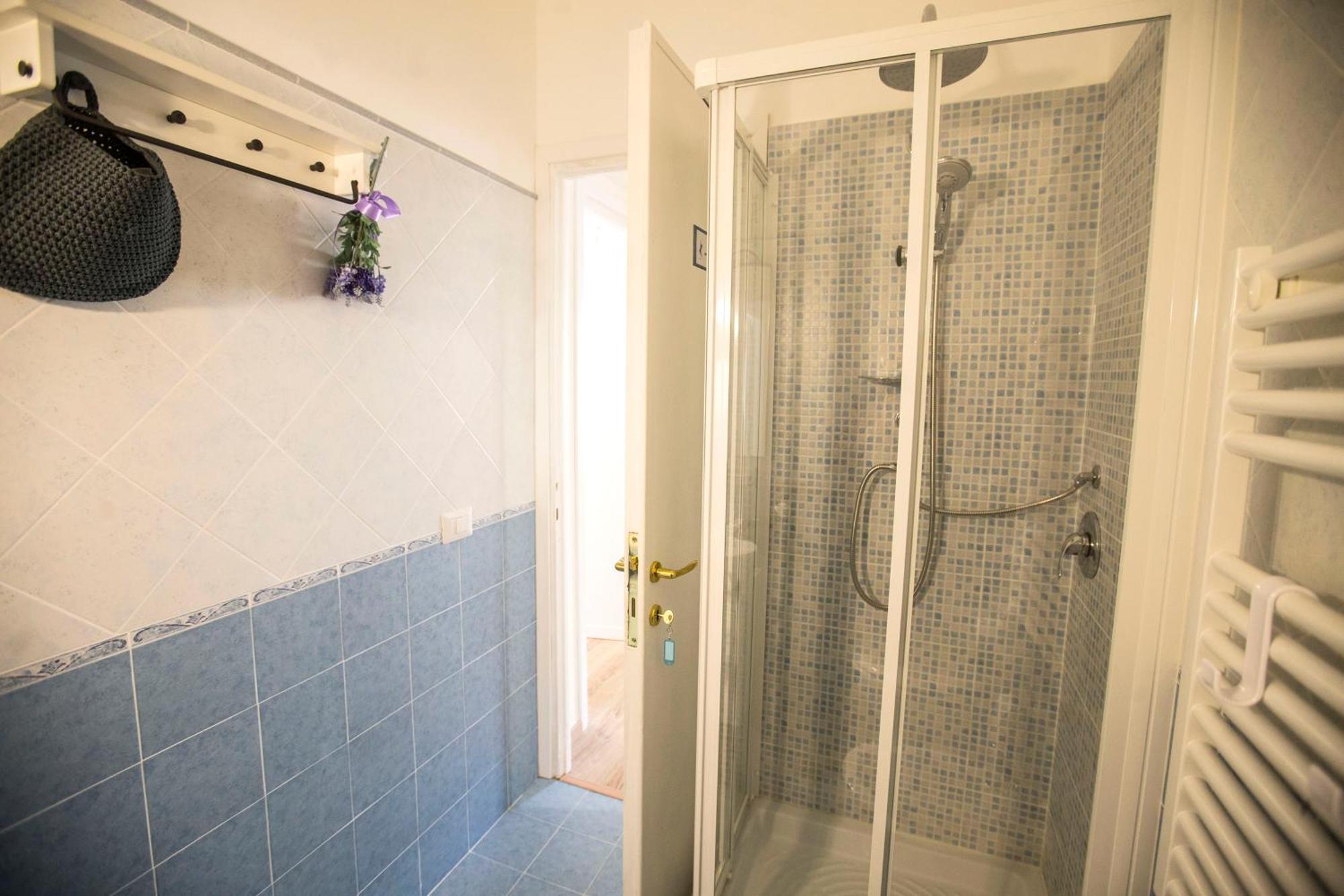 Double or Twin Room Private External Bathroom