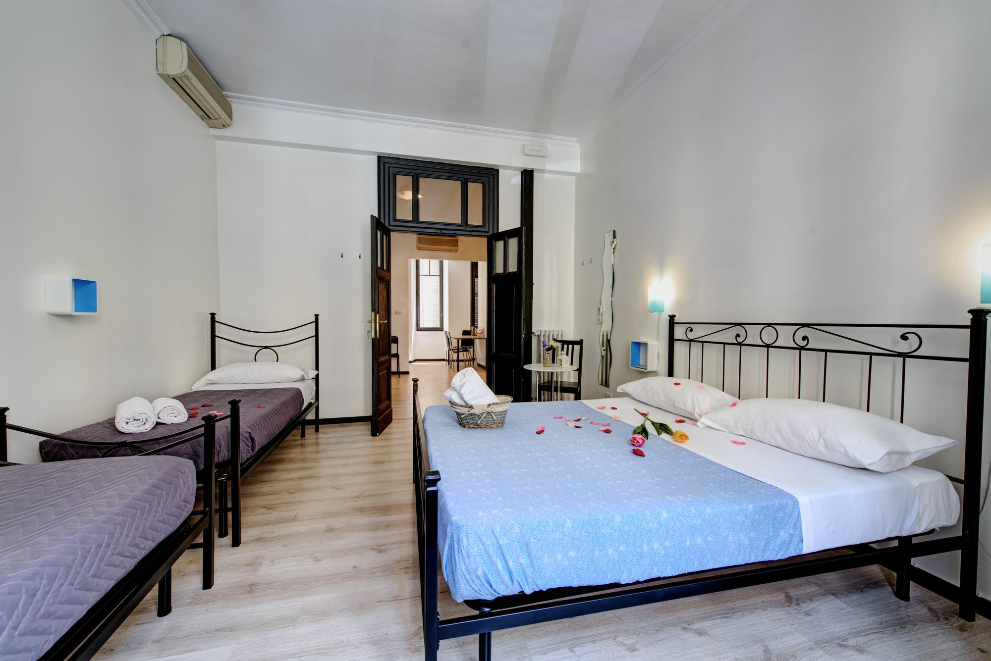 Camera Quadrupla con Bagno in Comune