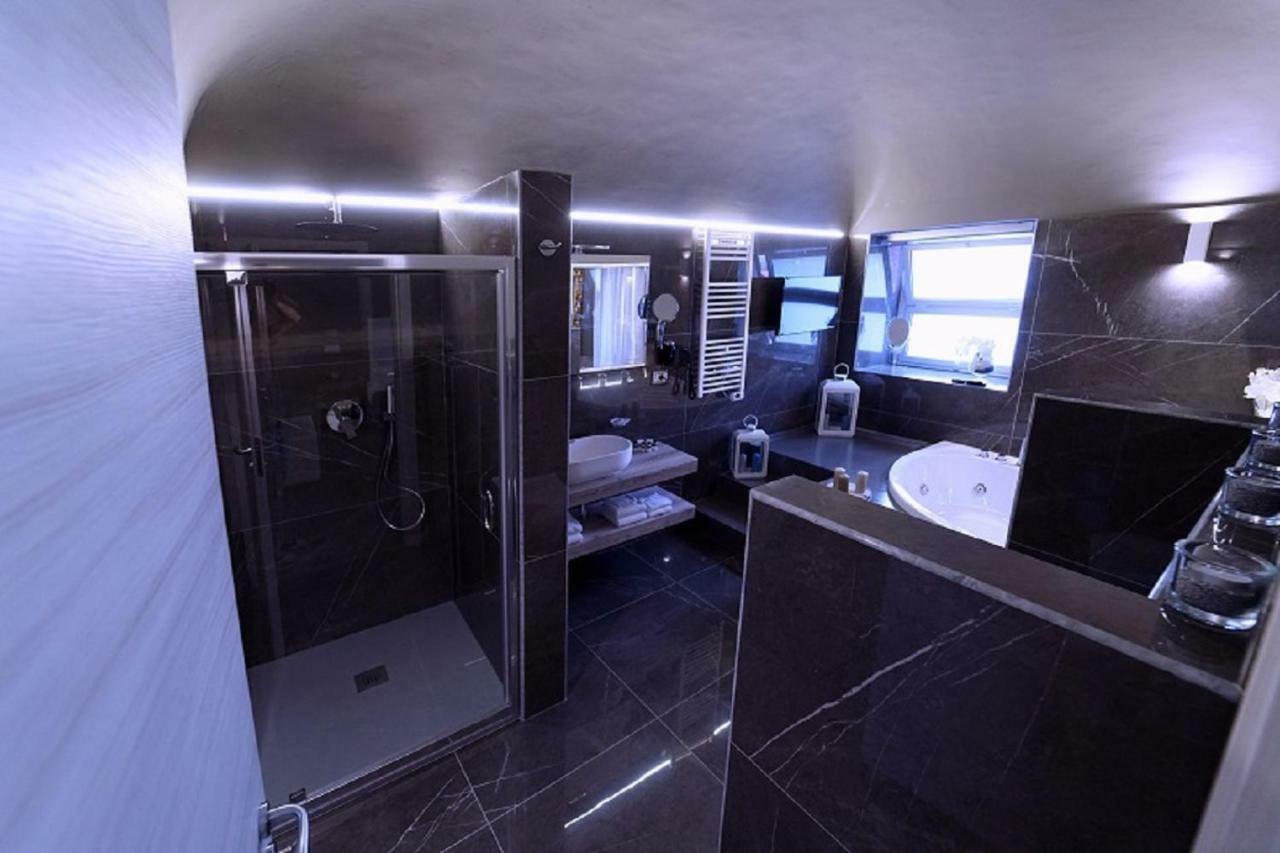 Suite Spa Bath,815794190:JPEG