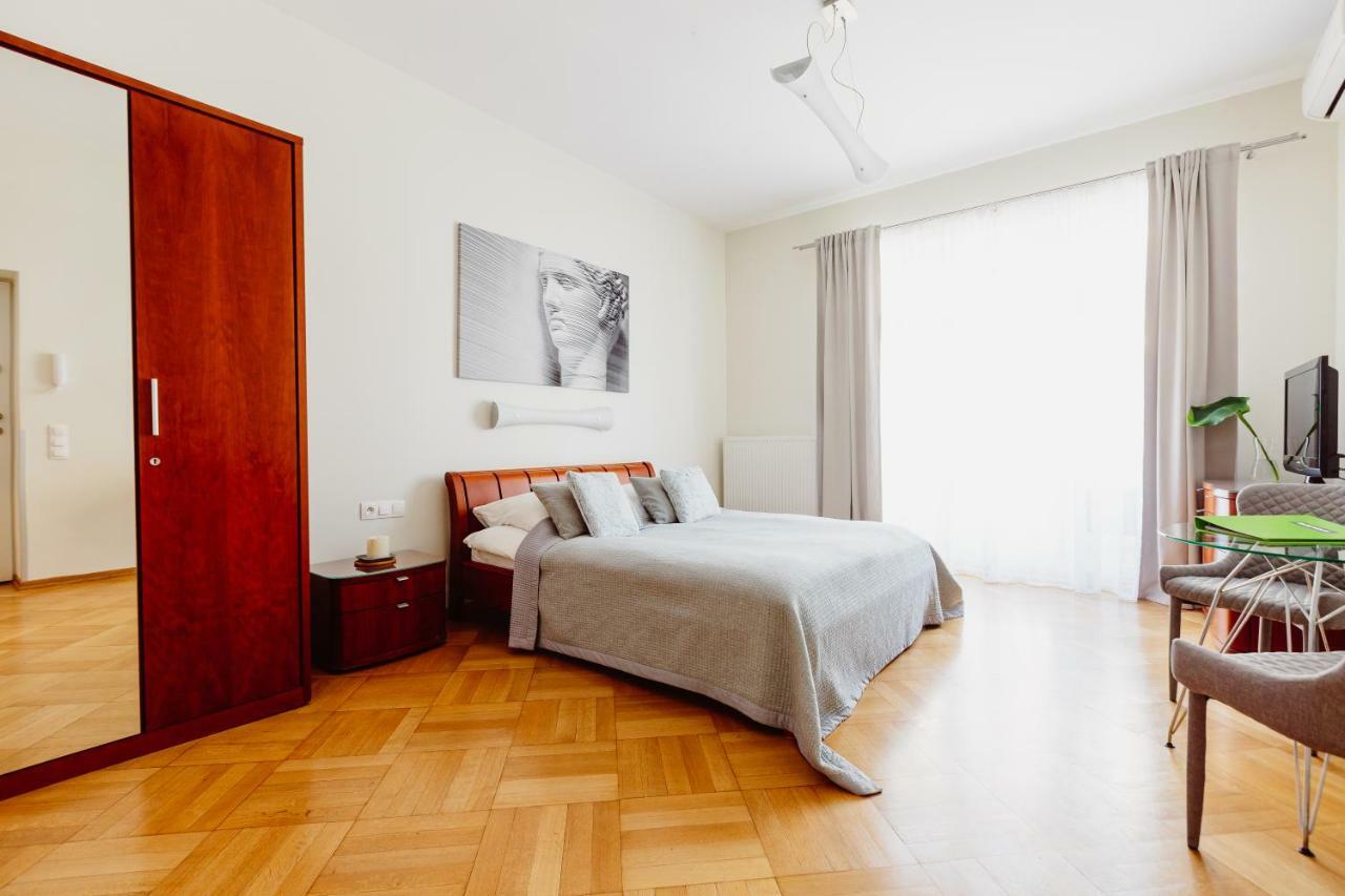 Deluxe Apartment,1277120548:JPEG