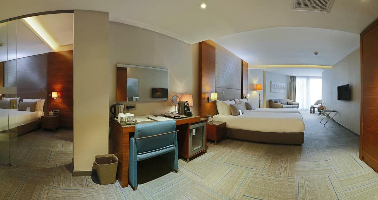 Family Room,817892681:JPEG