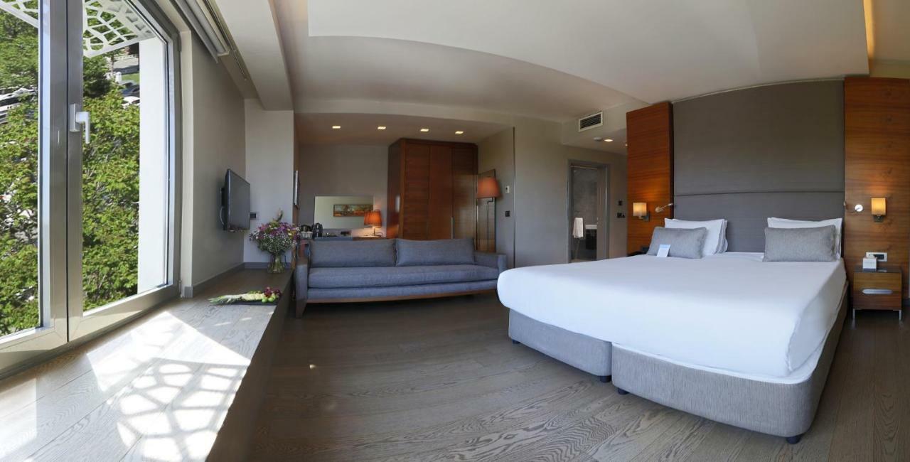 Corner Deluxe Room,697881816:JPEG