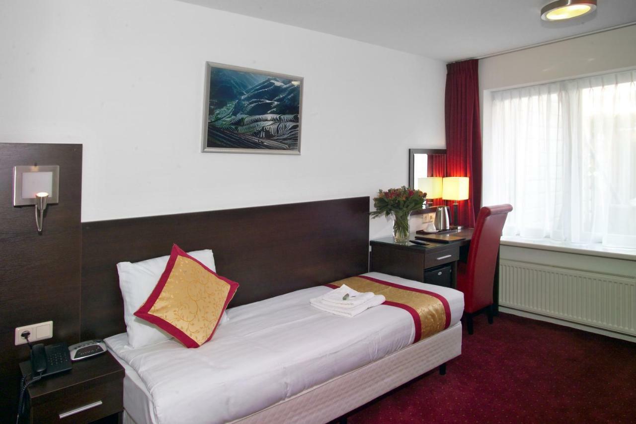 Single Room,917485930:JPEG