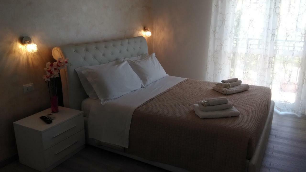 Deluxe Double Room Balcony,818449175:JPEG