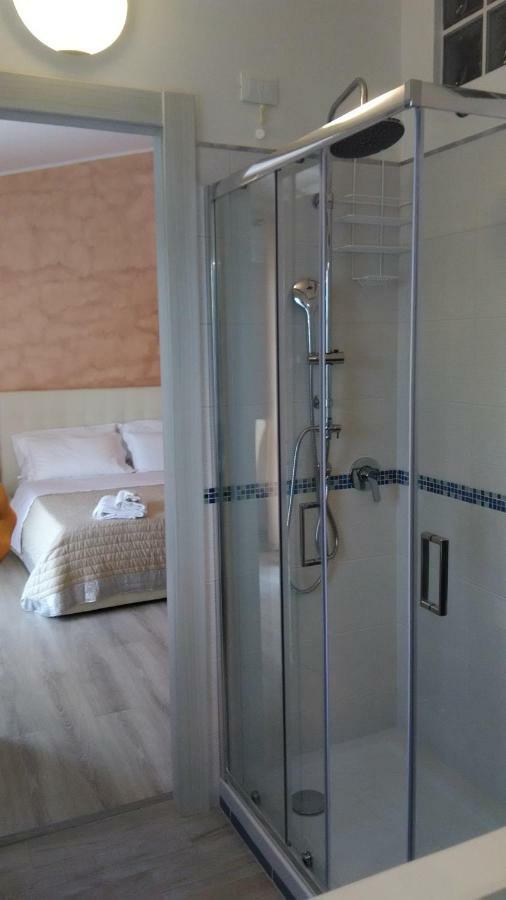 Double or Twin Room Private Bathroom,1244434696:JPEG
