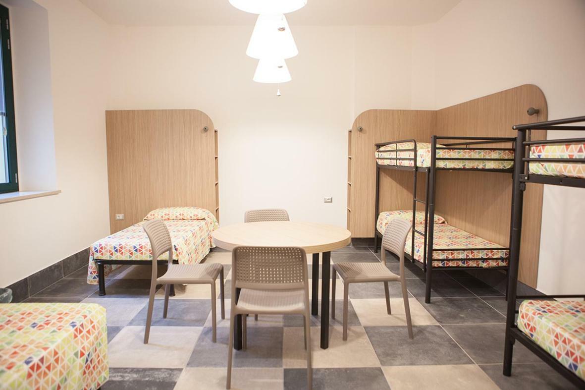 Bed 6-Bed Female Dormitory Room,819772646:JPEG