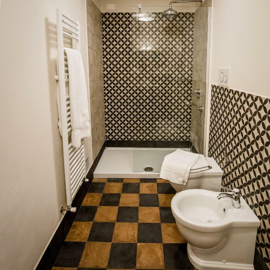 Double Room,819278894:JPEG