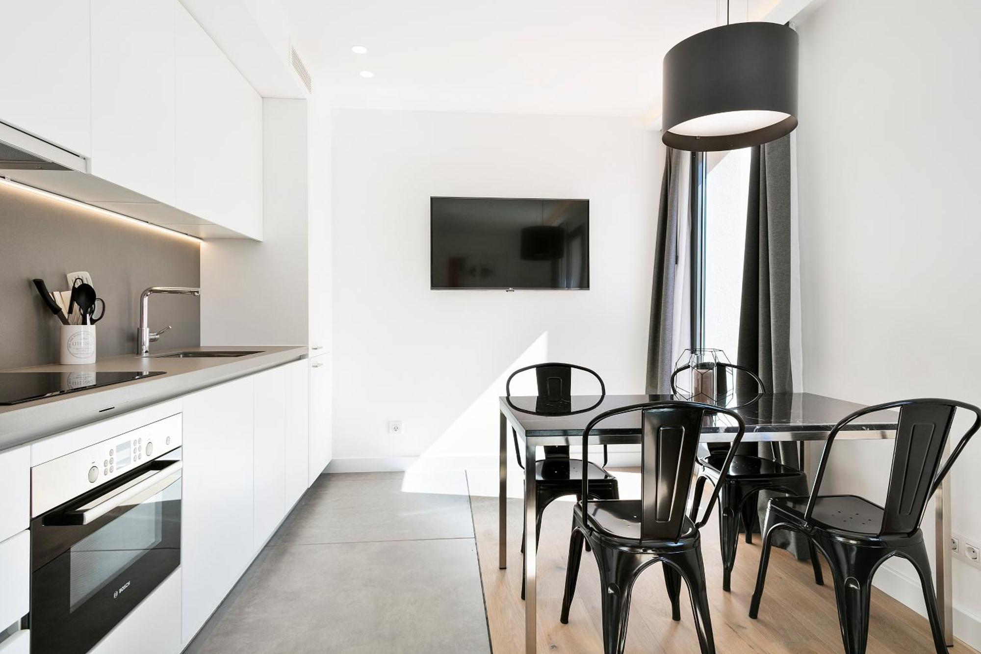 Deluxe Two-Bedroom Apartment,820692872:JPEG