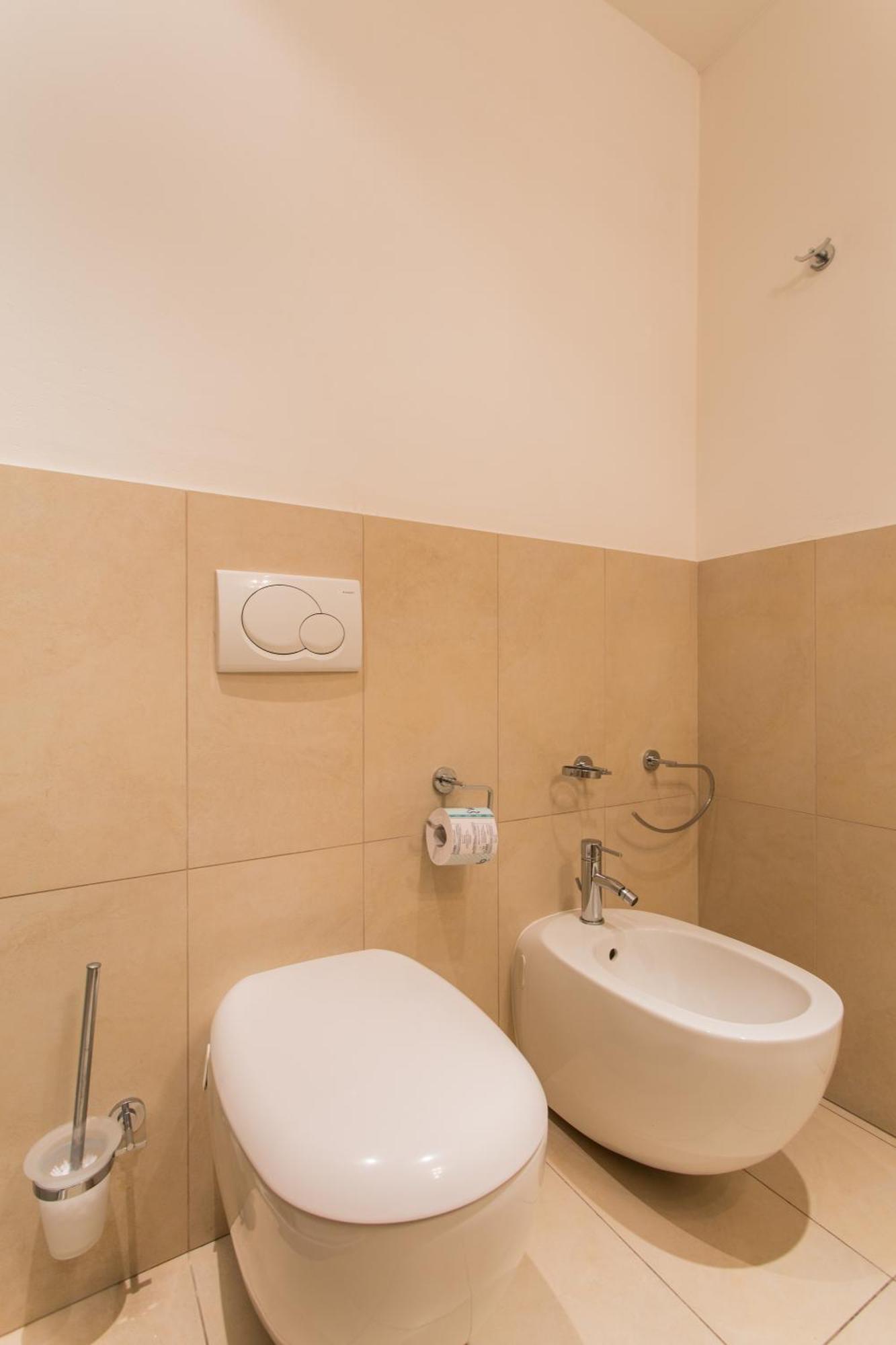 Apartment 2 Private Bathrooms,822902159:JPEG