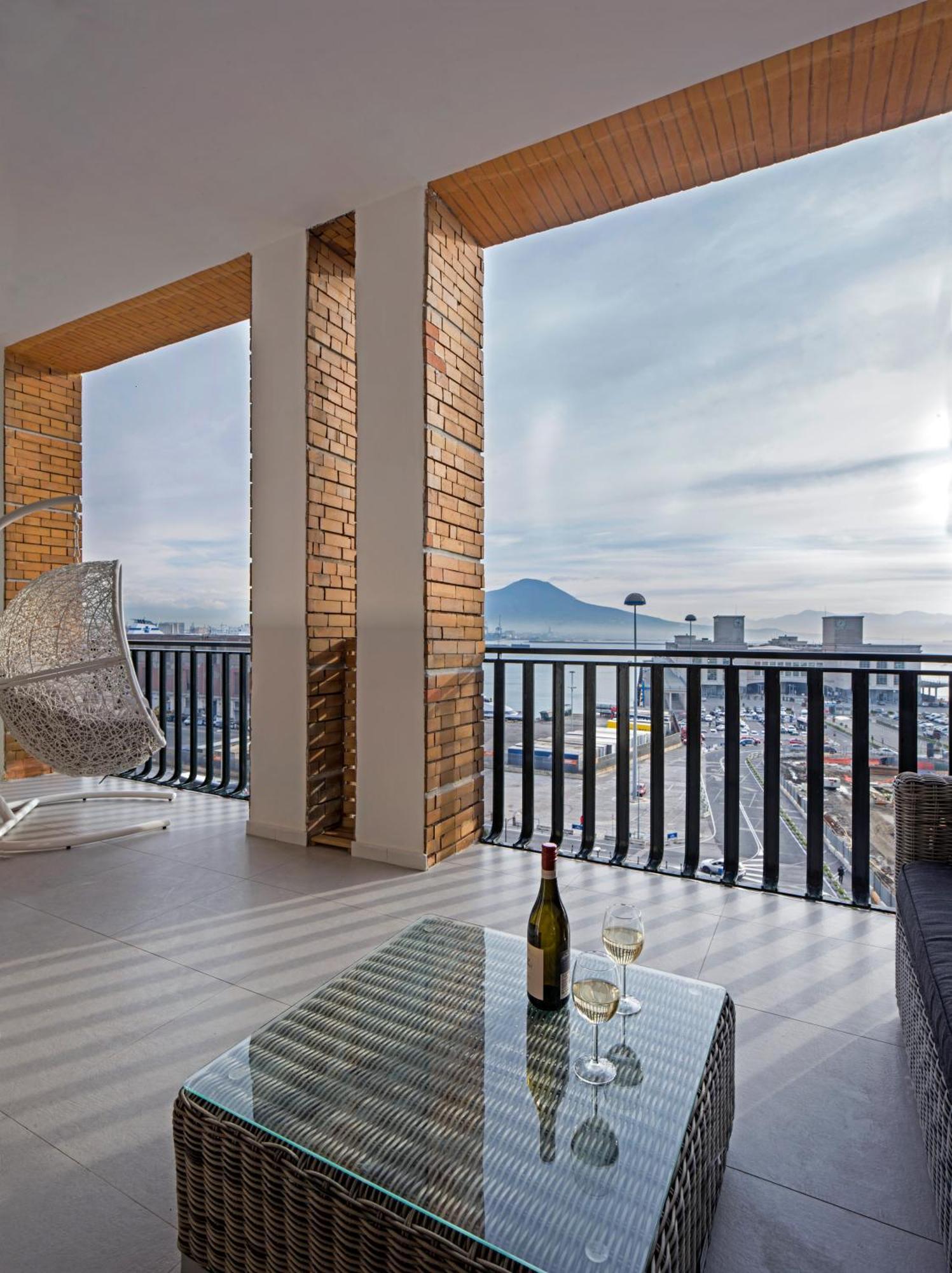 Apartment Terrace,822915302:JPEG