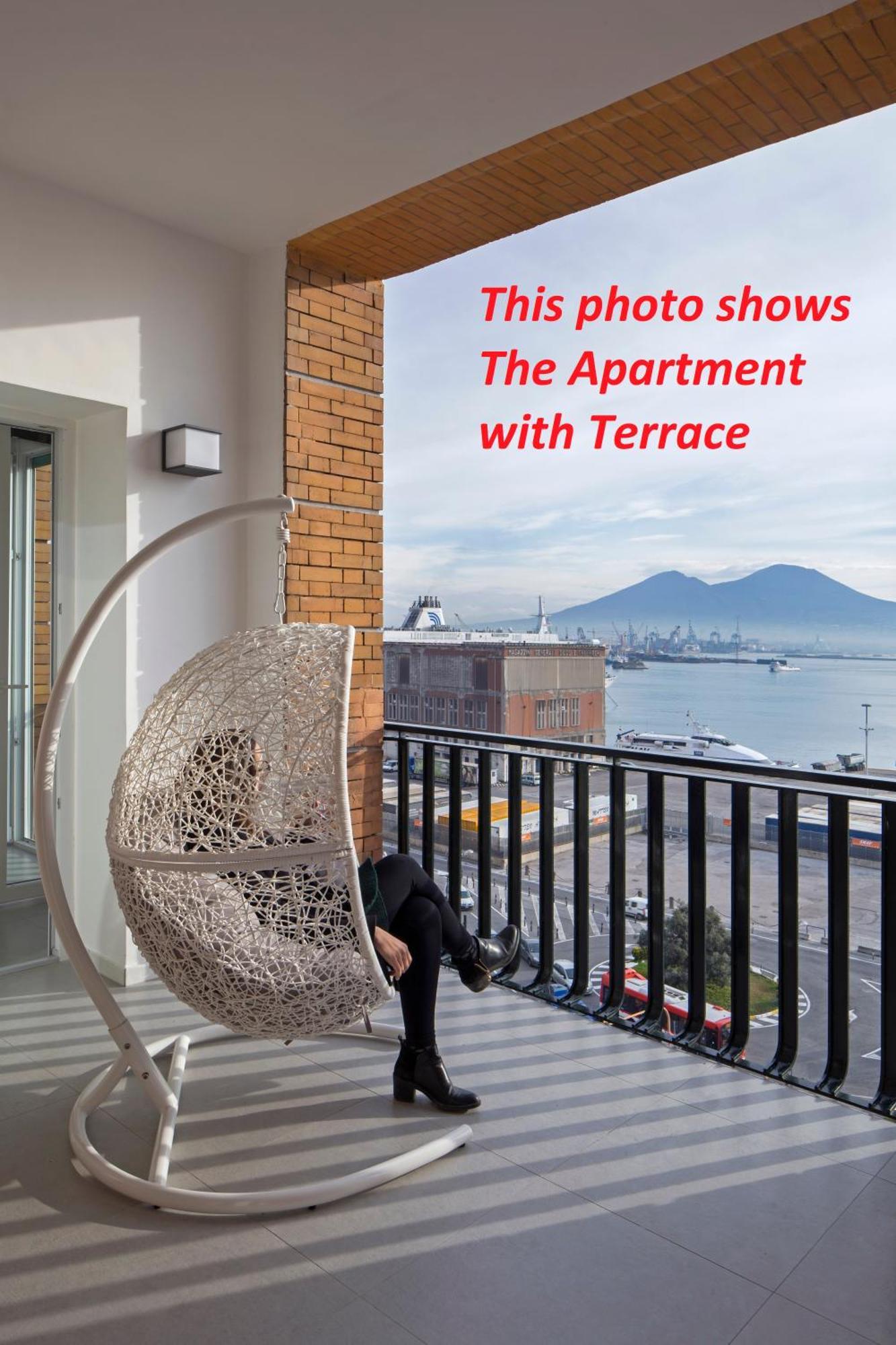 Apartment Terrace,822915710:JPEG