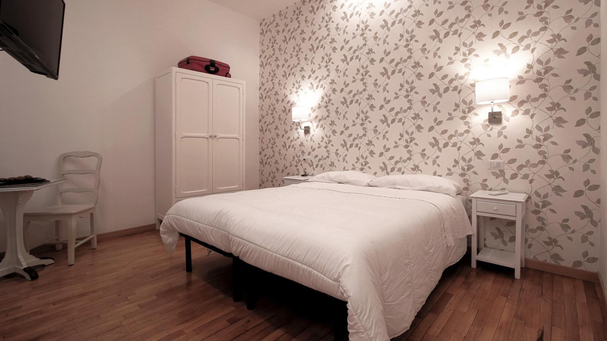 Double or Twin Room,823054718:JPEG