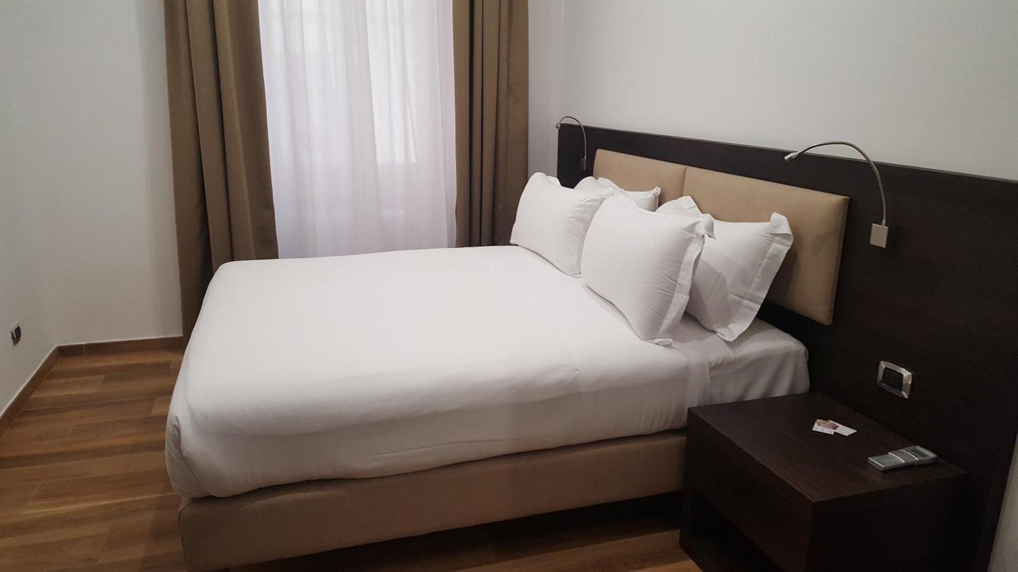 Deluxe Queen Suite