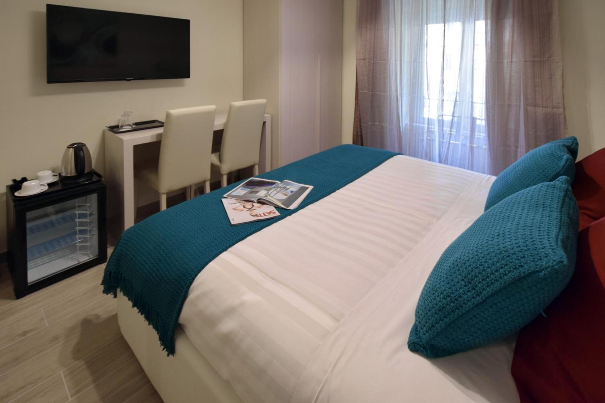Deluxe Double Room,239815709:JPEG