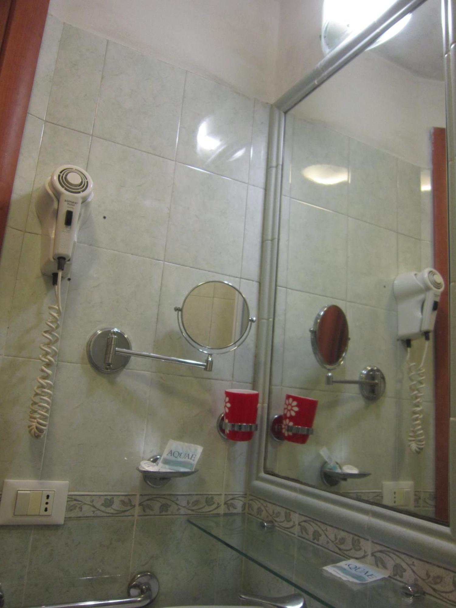 Triple Room,998522532:JPEG