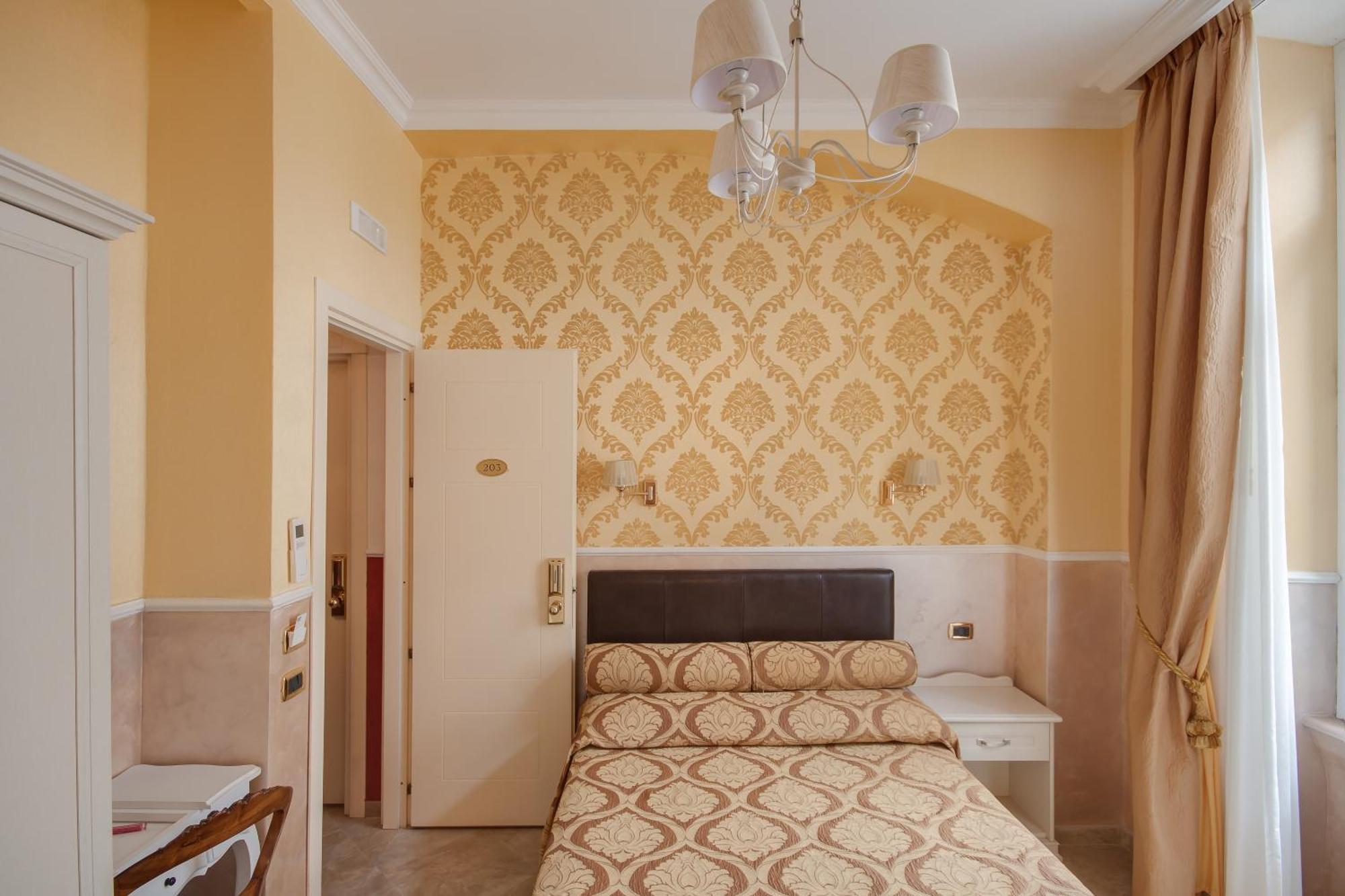 Superior Single Room,823101725:JPEG