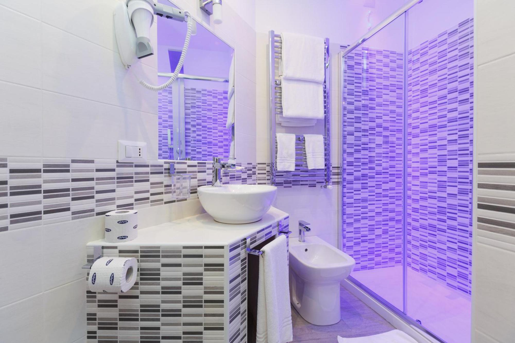 Triple Room Private Bathroom,823131857:JPEG