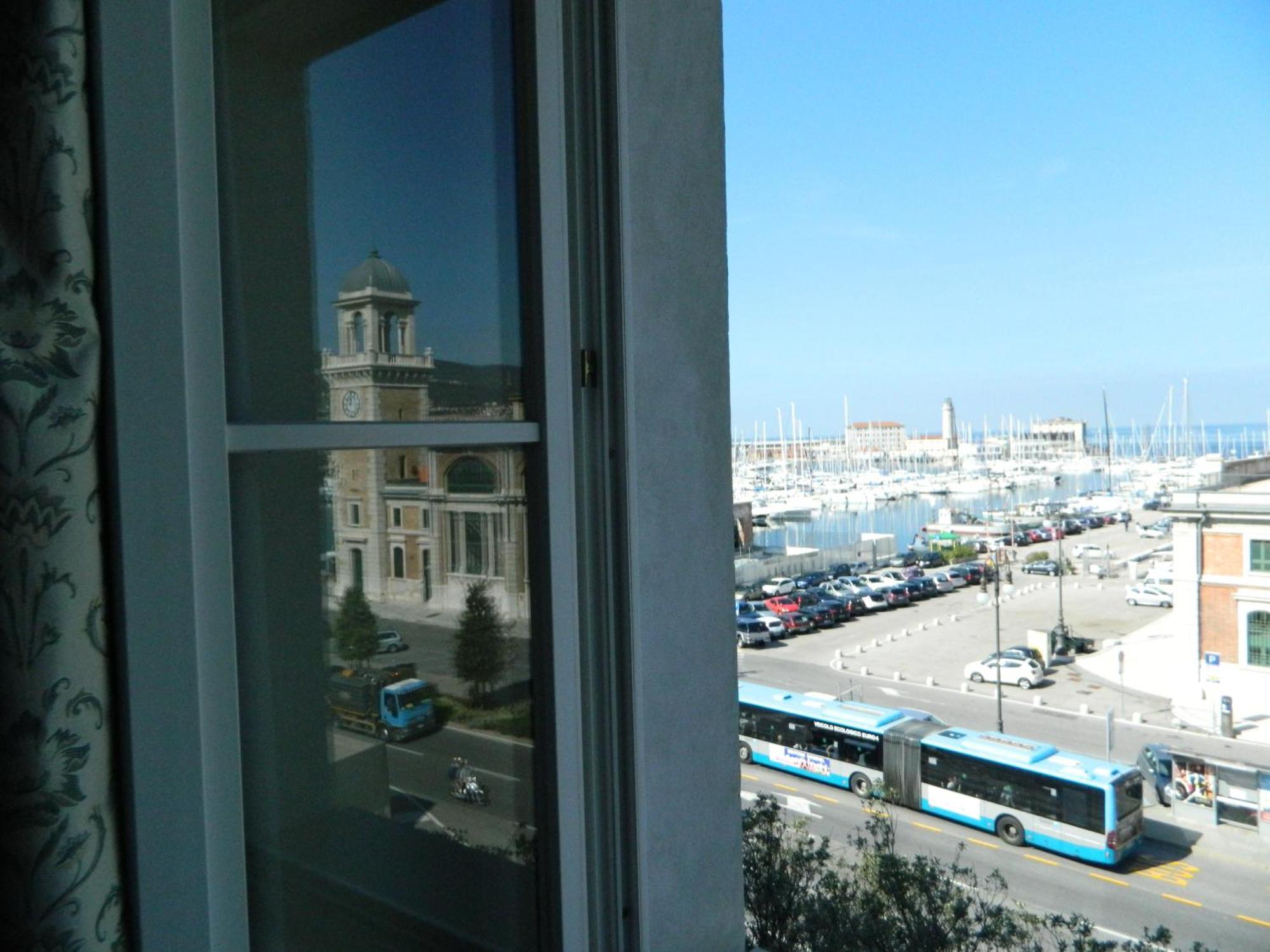 Studio Apartment Sea View,945247981:JPEG