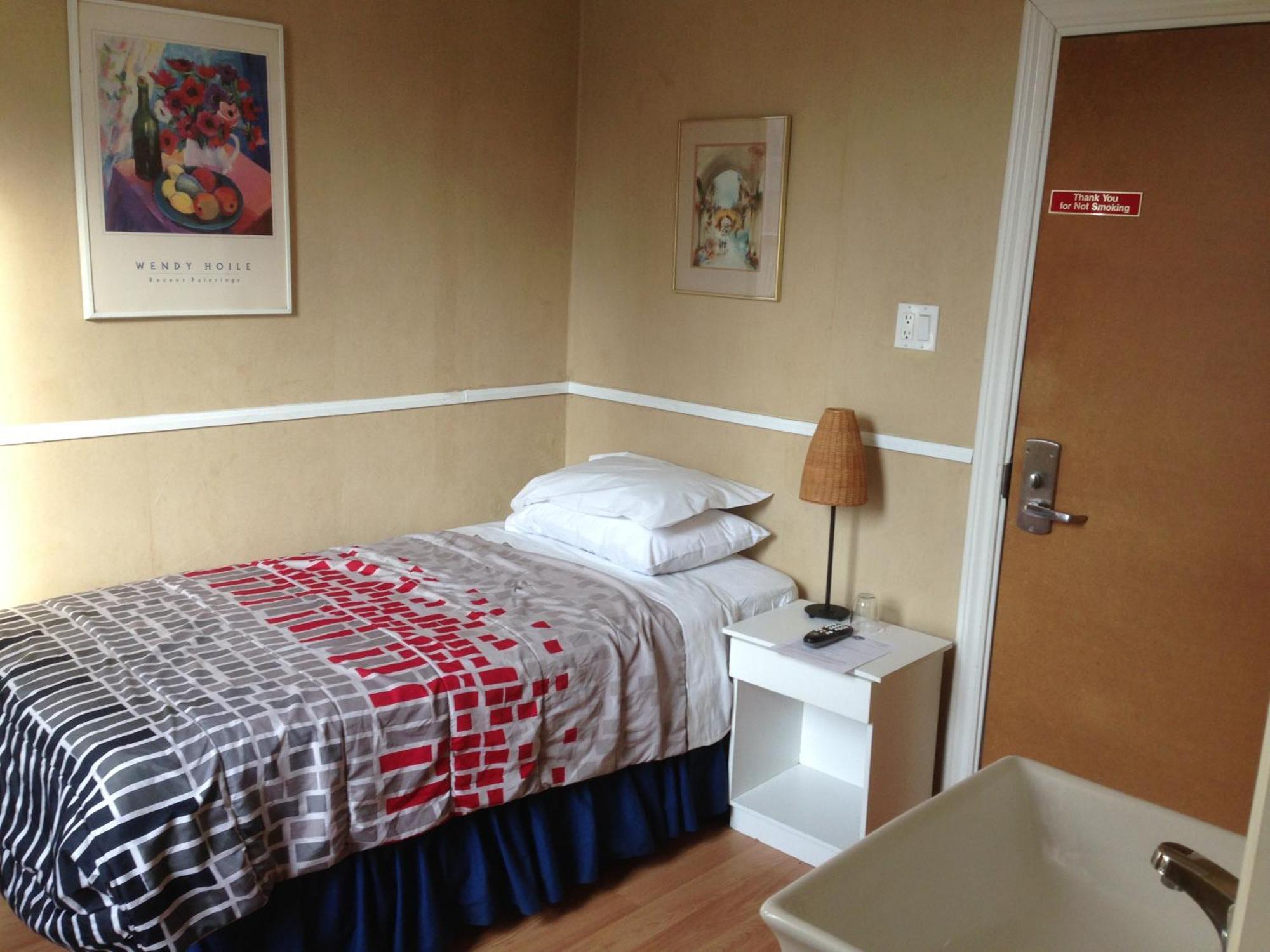 Single Room Single Bed,689048085:JPEG
