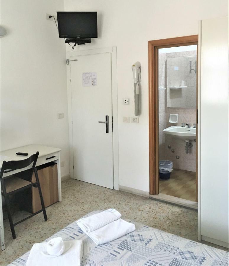 Triple Room,827110811:JPEG
