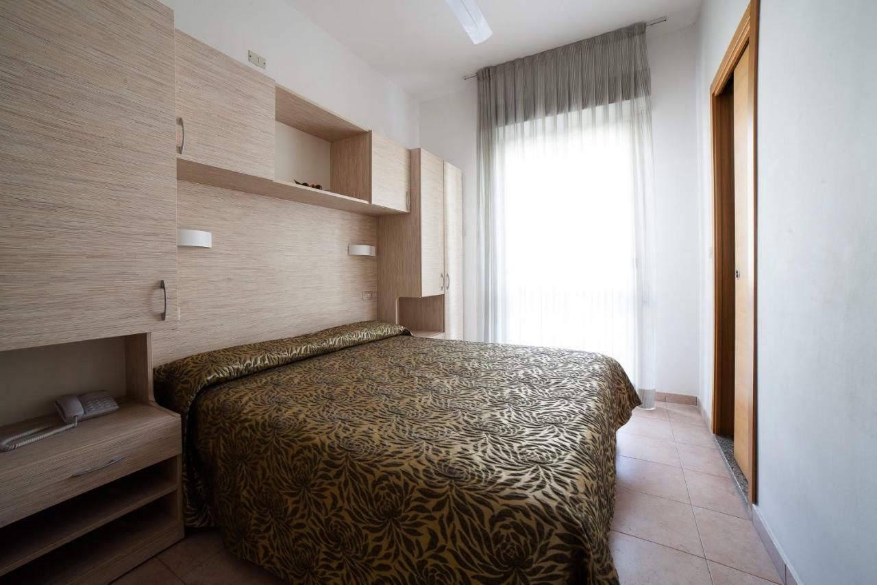 Double or Twin Room Sea View,828277361:JPEG