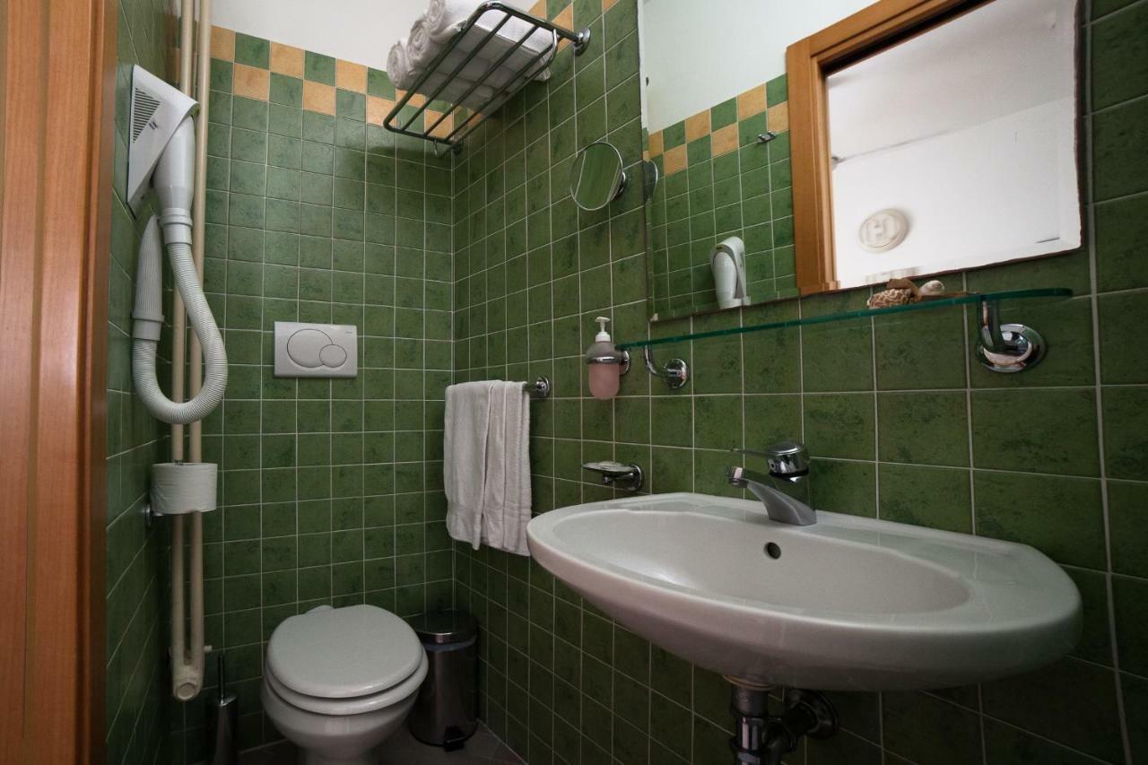 Quadruple Room Sea View,828277544:JPEG