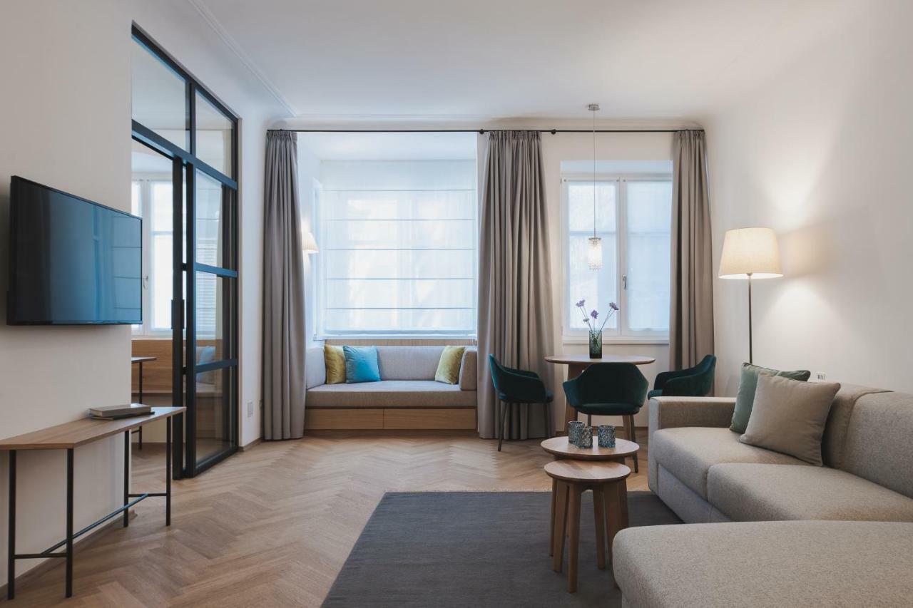 One-Bedroom Apartment,886112374:JPEG