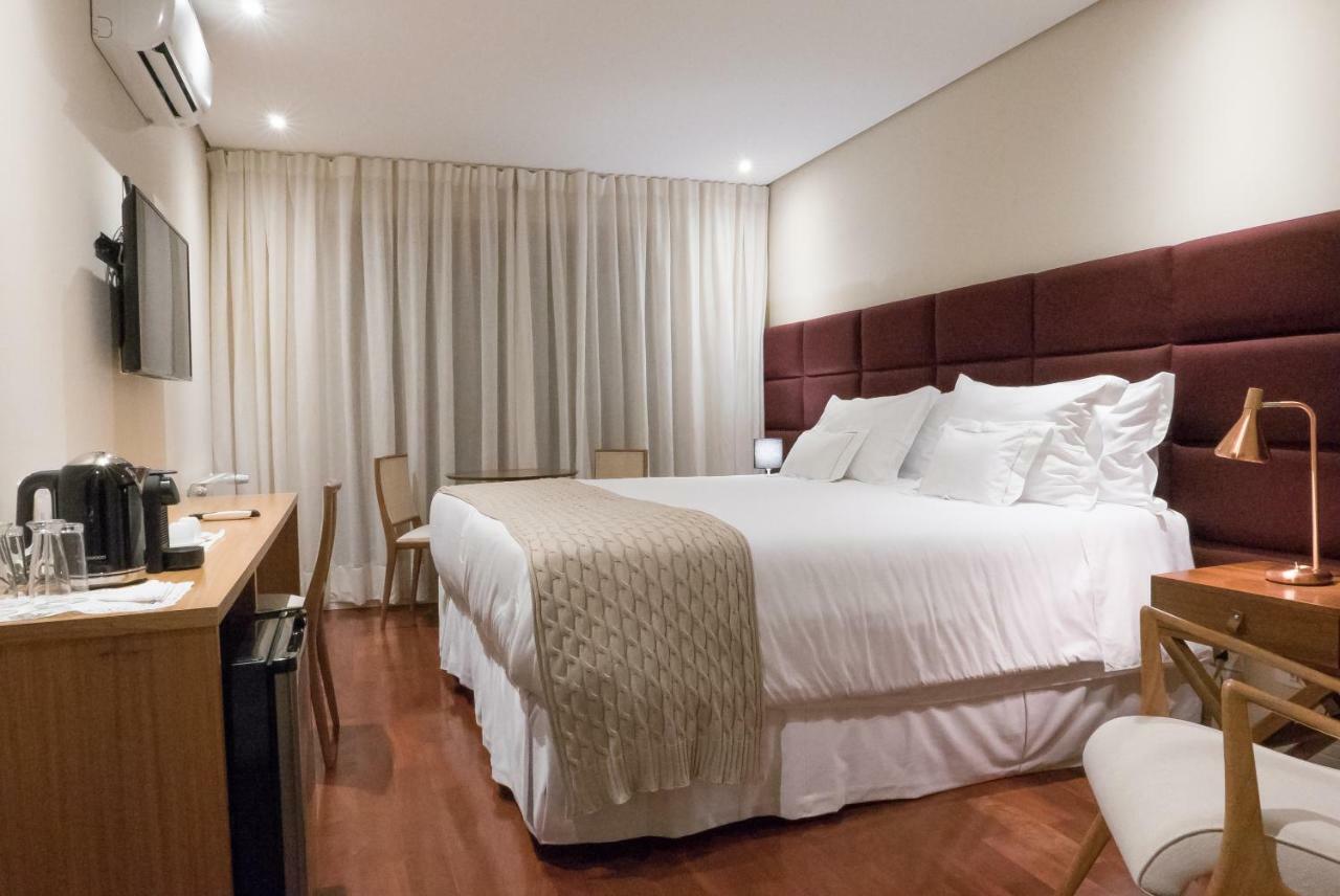 Deluxe Double Room Bath,752943983:JPEG