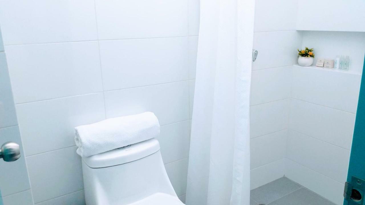 Single Room Private Bathroom,1285108807:JPEG