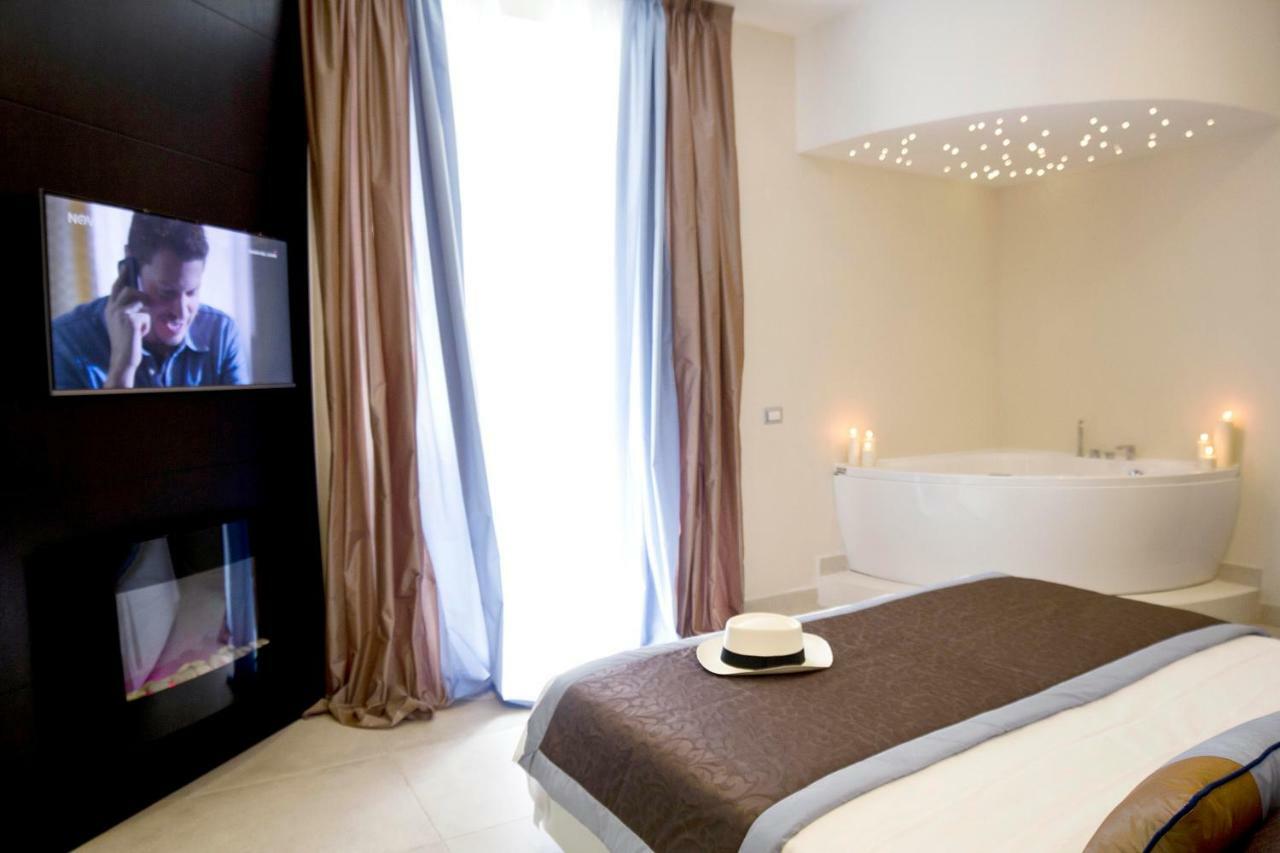 Junior Suite Hot Tub