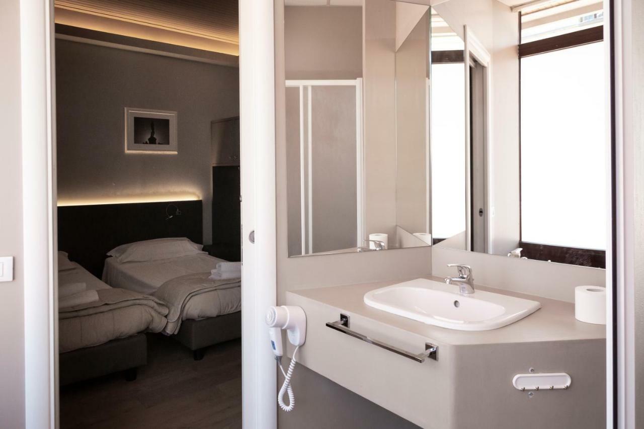 Twin Room,974312974:JPEG