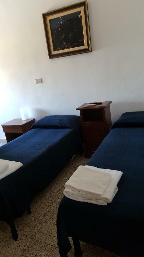 Twin Room,831831941:JPEG