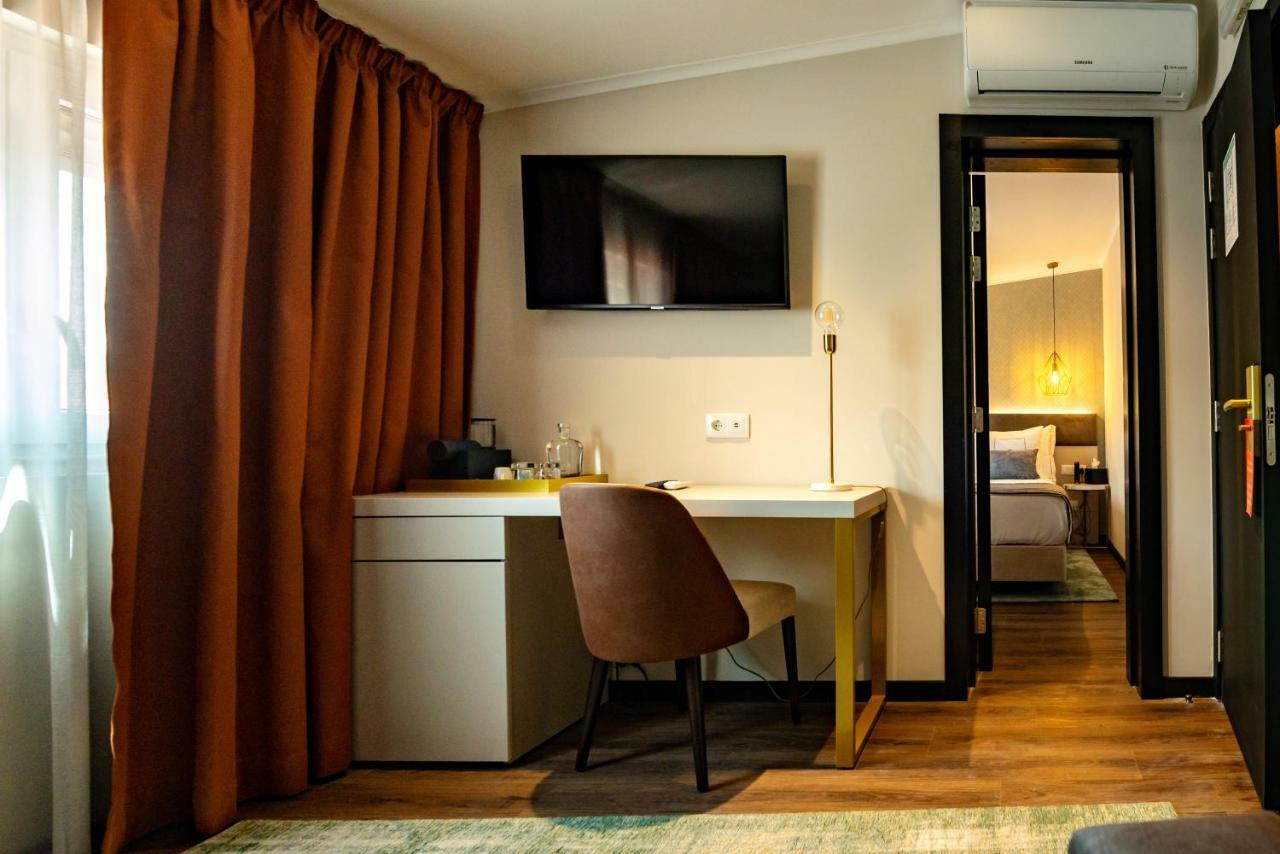 Deluxe Room,1377677321:JPEG