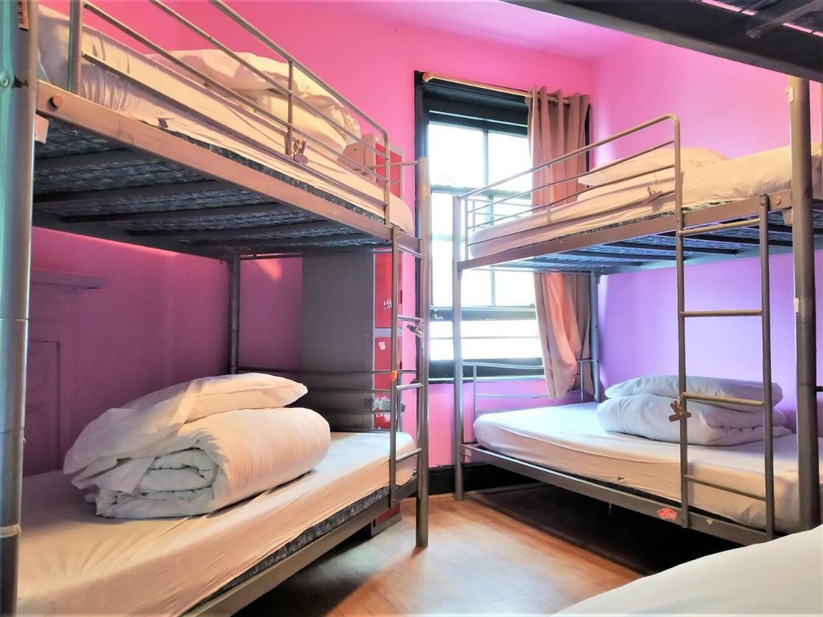Bed 12-Bed Mixed Dormitory Room