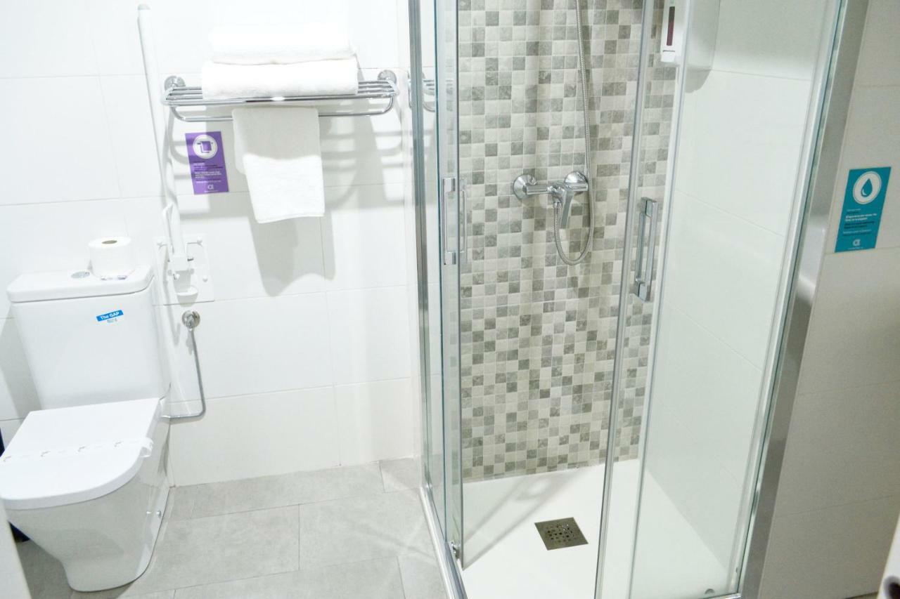 Premium Double or Twin Room,832193654:JPEG