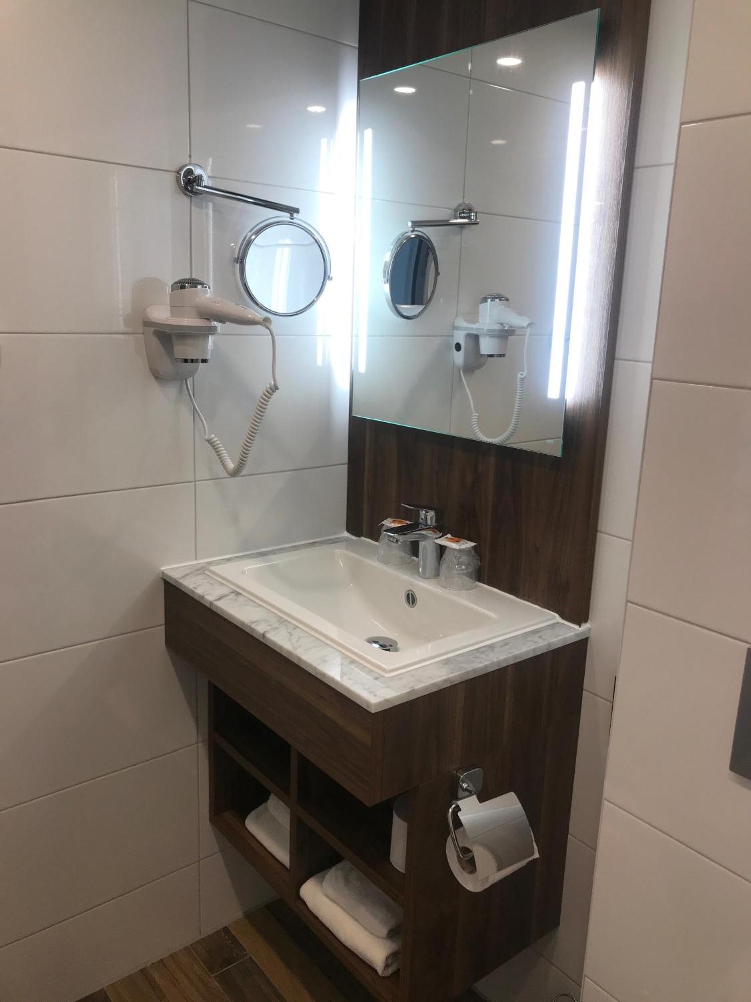 Double or Twin Room,833322080:JPEG