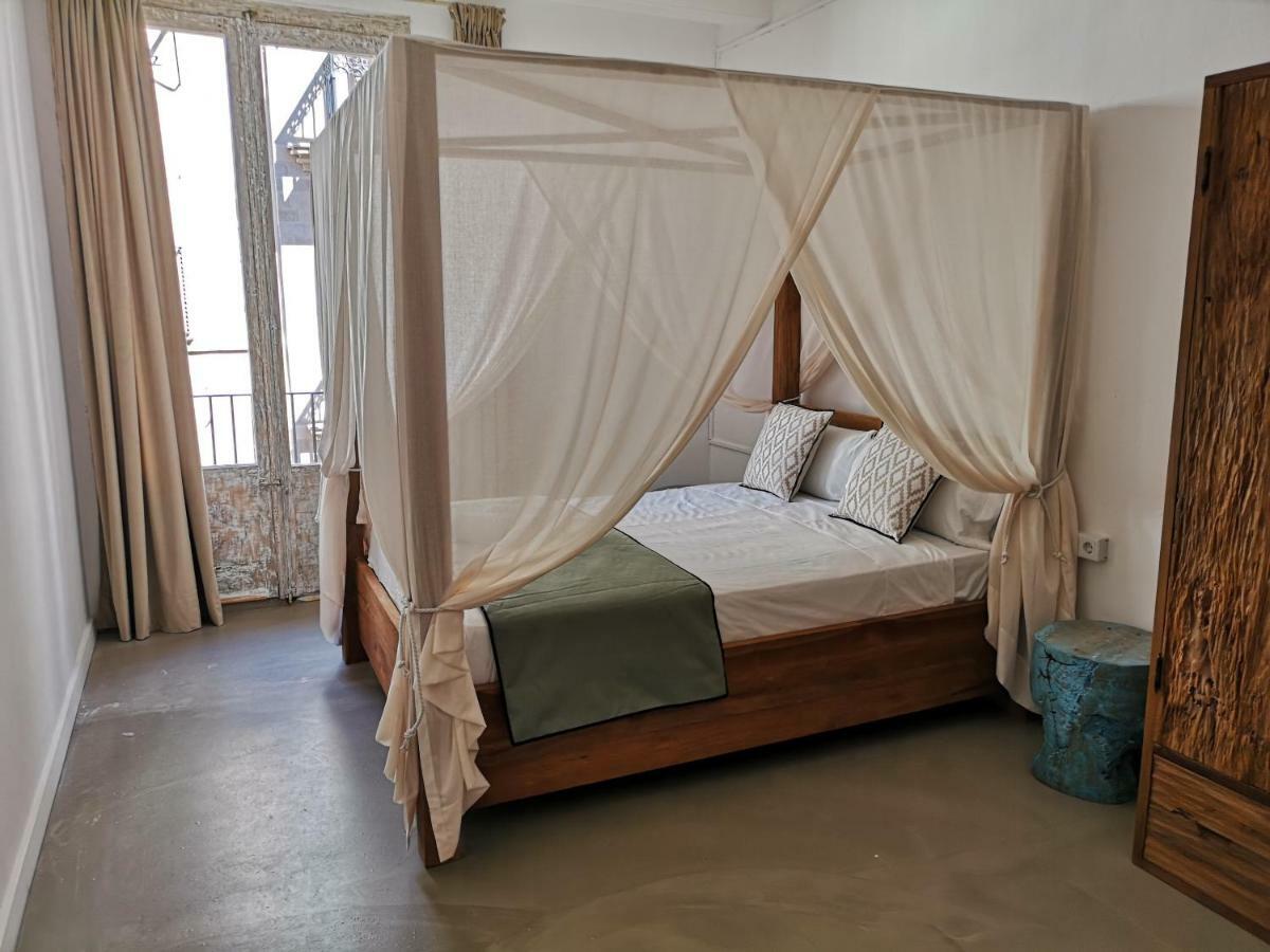 Three-Bedroom Apartment,926813116:JPEG