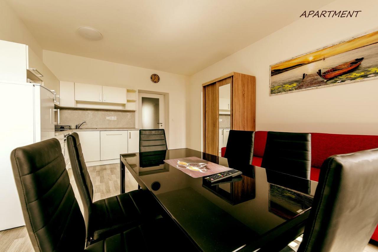 Two-Bedroom Apartment,835892963:JPEG