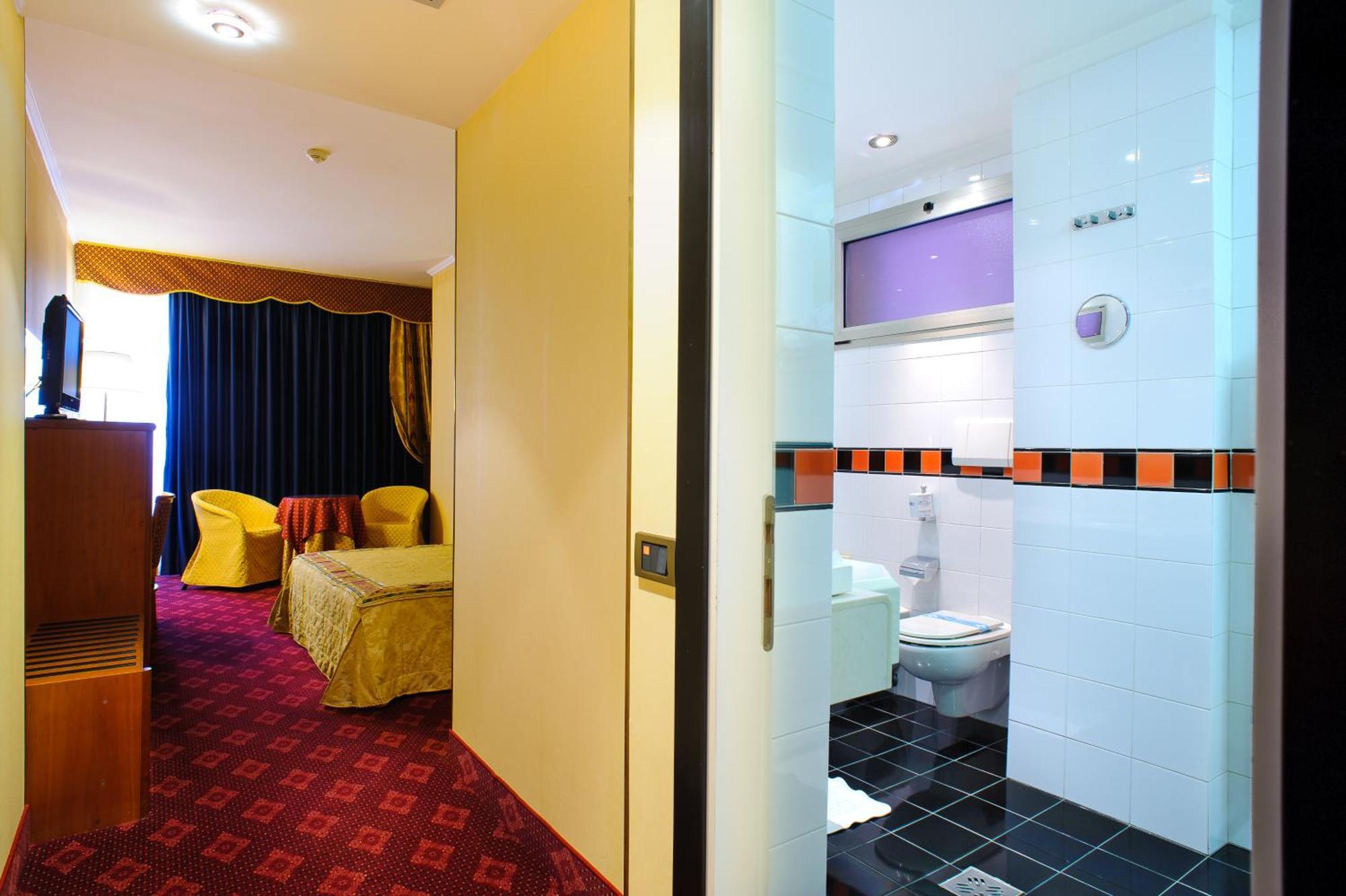 Economy Double or Twin Room,1226766092:JPEG
