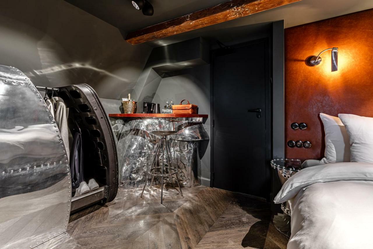Loft The Airplane builder con vistas al canal