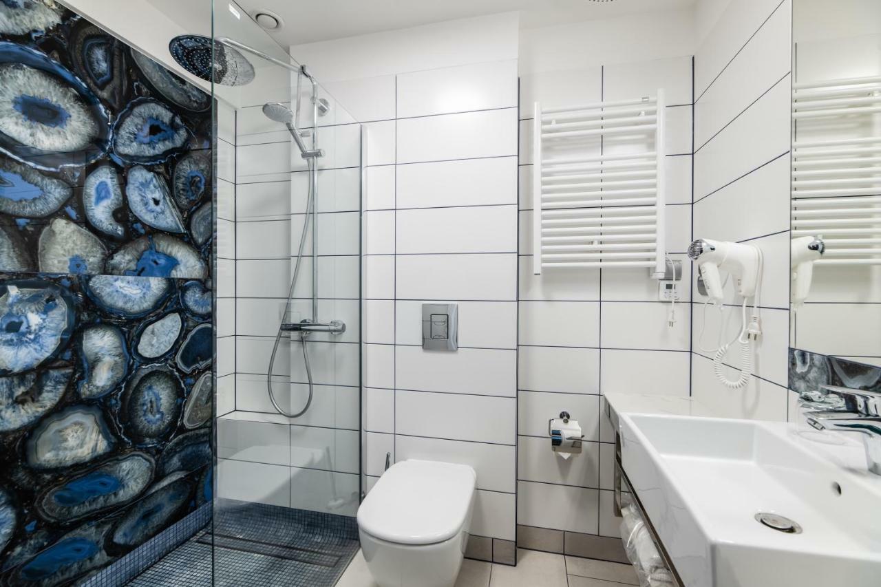 Classic Double Room,845584160:JPEG