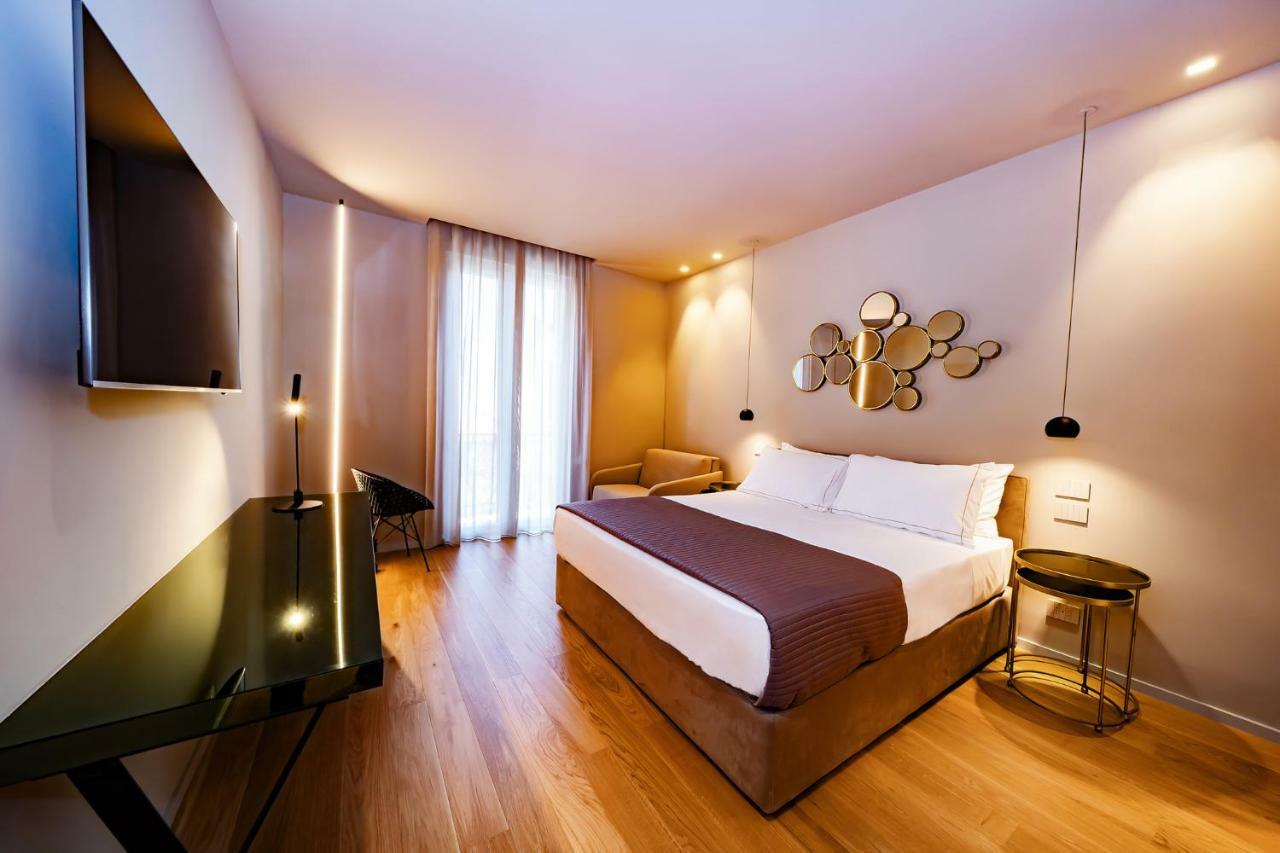 Luxury Triple Room,845650463:JPEG