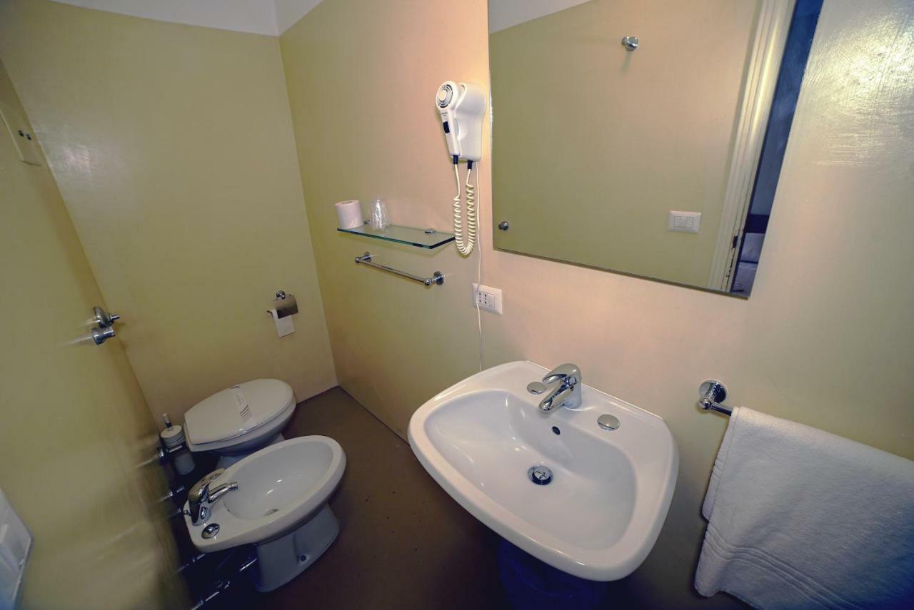 Small Double Room with Private External Bathroom,846668276:JPEG