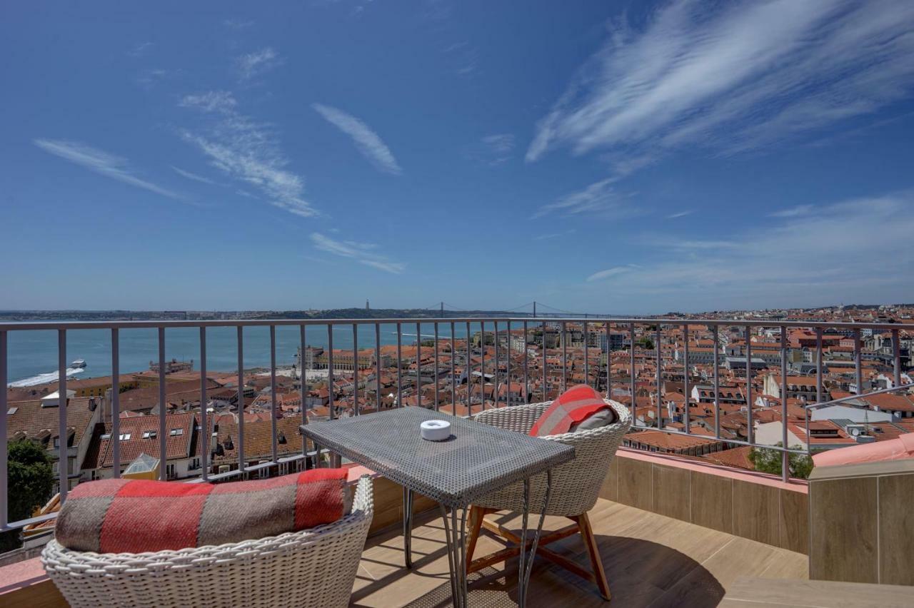 Luxury Attic Suite Terrace Panoramic River Castle City View,846965717:JPEG