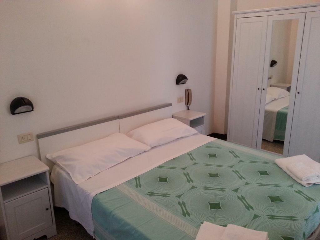 Large Single Room,1771856094:JPEG