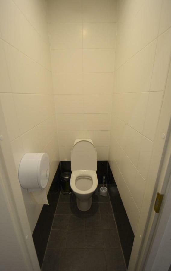 Posto Letto in Dormitorio Misto con 10 Letti