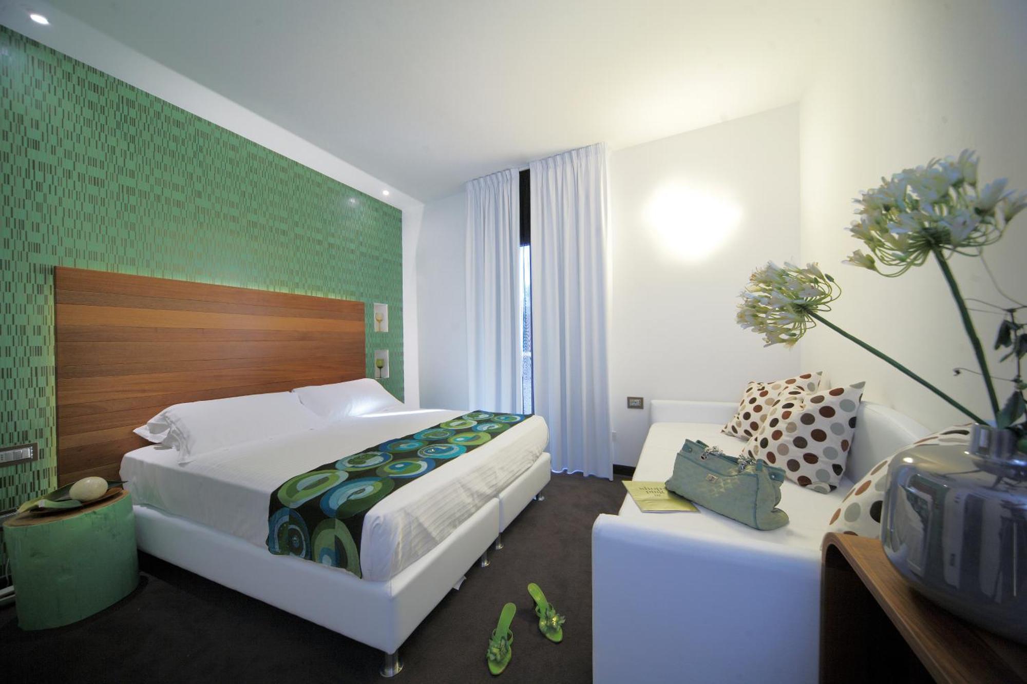 Triple Room,1580501489:JPEG